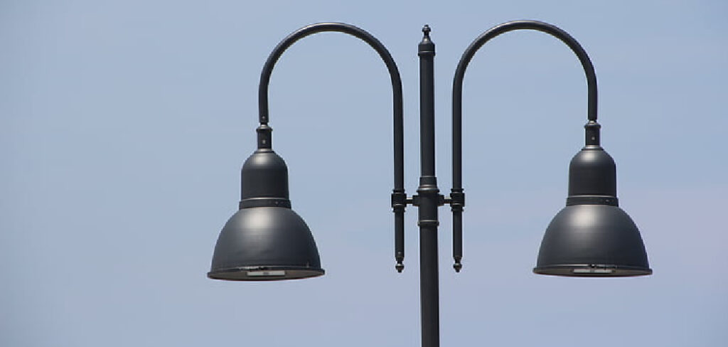 How to Have Outdoor Lights Without an Outlet