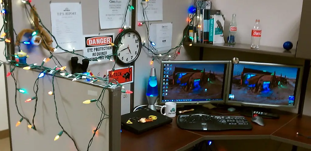 How to Waterproof Christmas Lights Connections