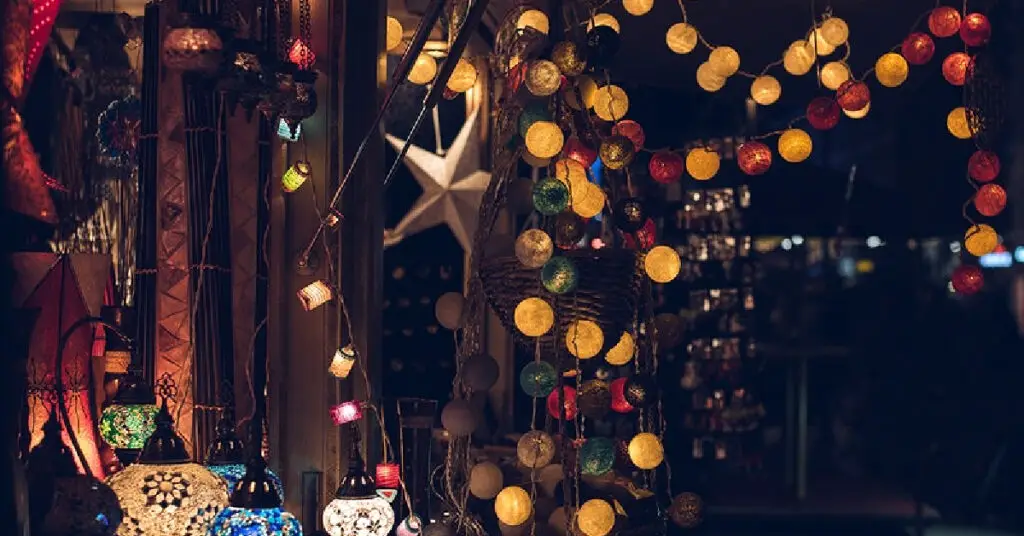 How To Hang Christmas Lights On Metal Roof 6 Pro Tips