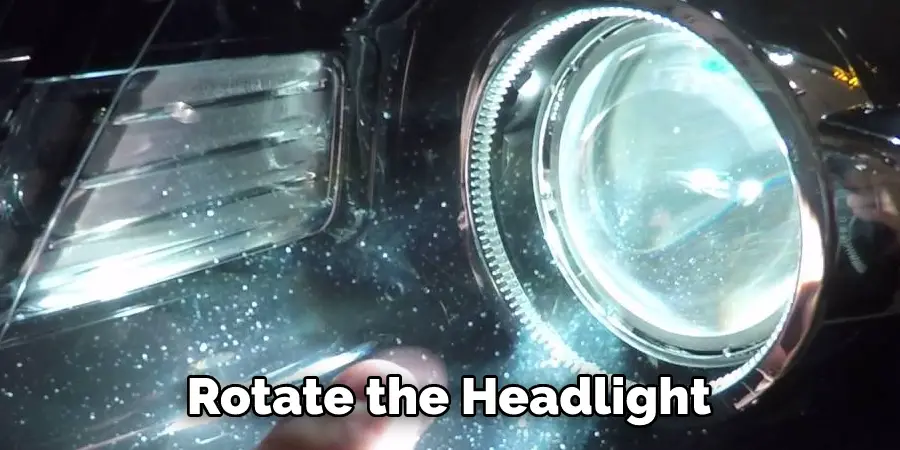 Rotate the Headlight