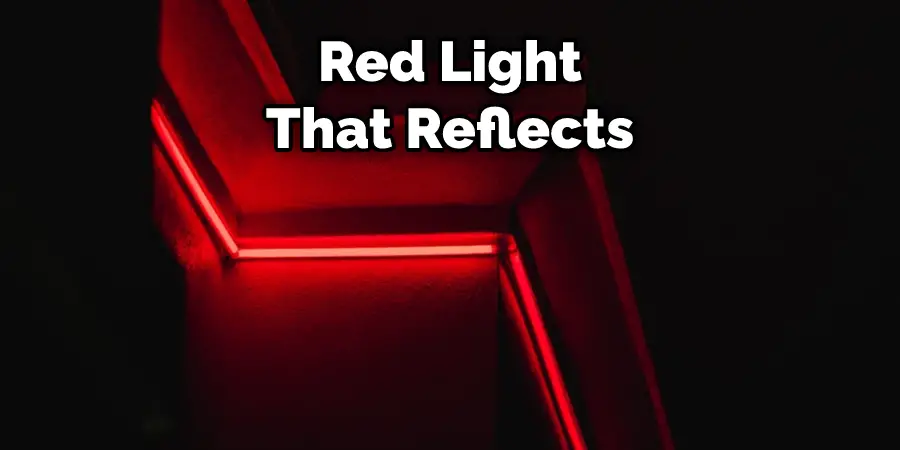  Red Light  That Reflects