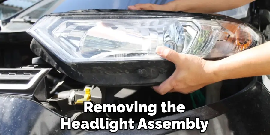 Removing the Headlight Assembly