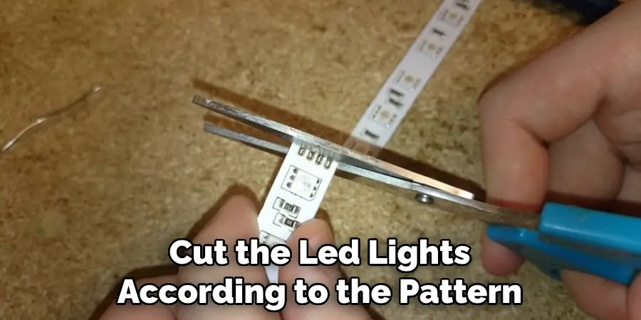 Cut the Led Lights According to the Pattern
