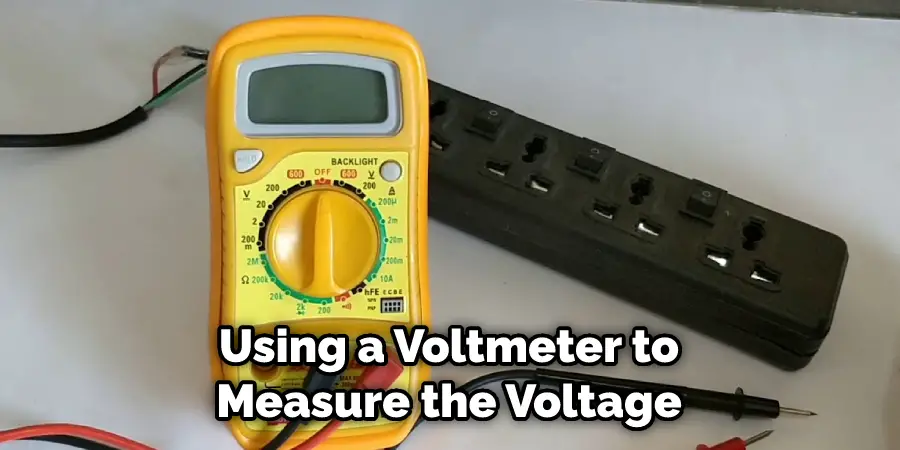 Using a Voltmeter to Measure the Voltage 